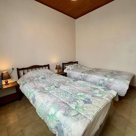 Holiday home Maison Calme Pres De La Plage, 5 Personnes, Parking Inclus - Fr-1-246a-352