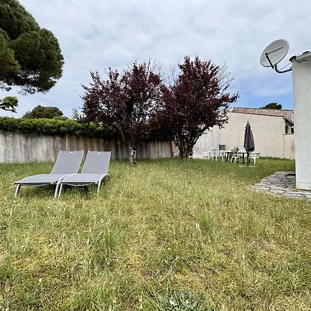 Holiday home Maison Calme Pres De La Plage, 5 Personnes, Parking Inclus - Fr-1-246a-352 *